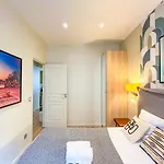 Urbanflat 61 - 3 Bedrooms Center Of *